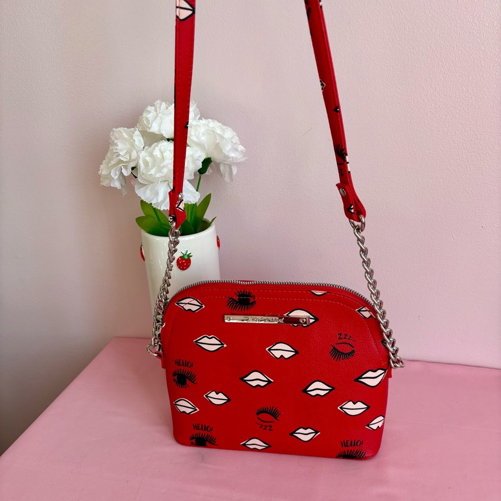 Betsey Johnson Red Crossbody Bag with Lip and Eye Design EUC - Picture 2 of 9